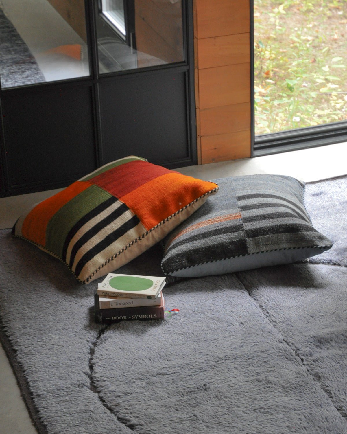 RAIN XL Floor Pillow - with edge detail