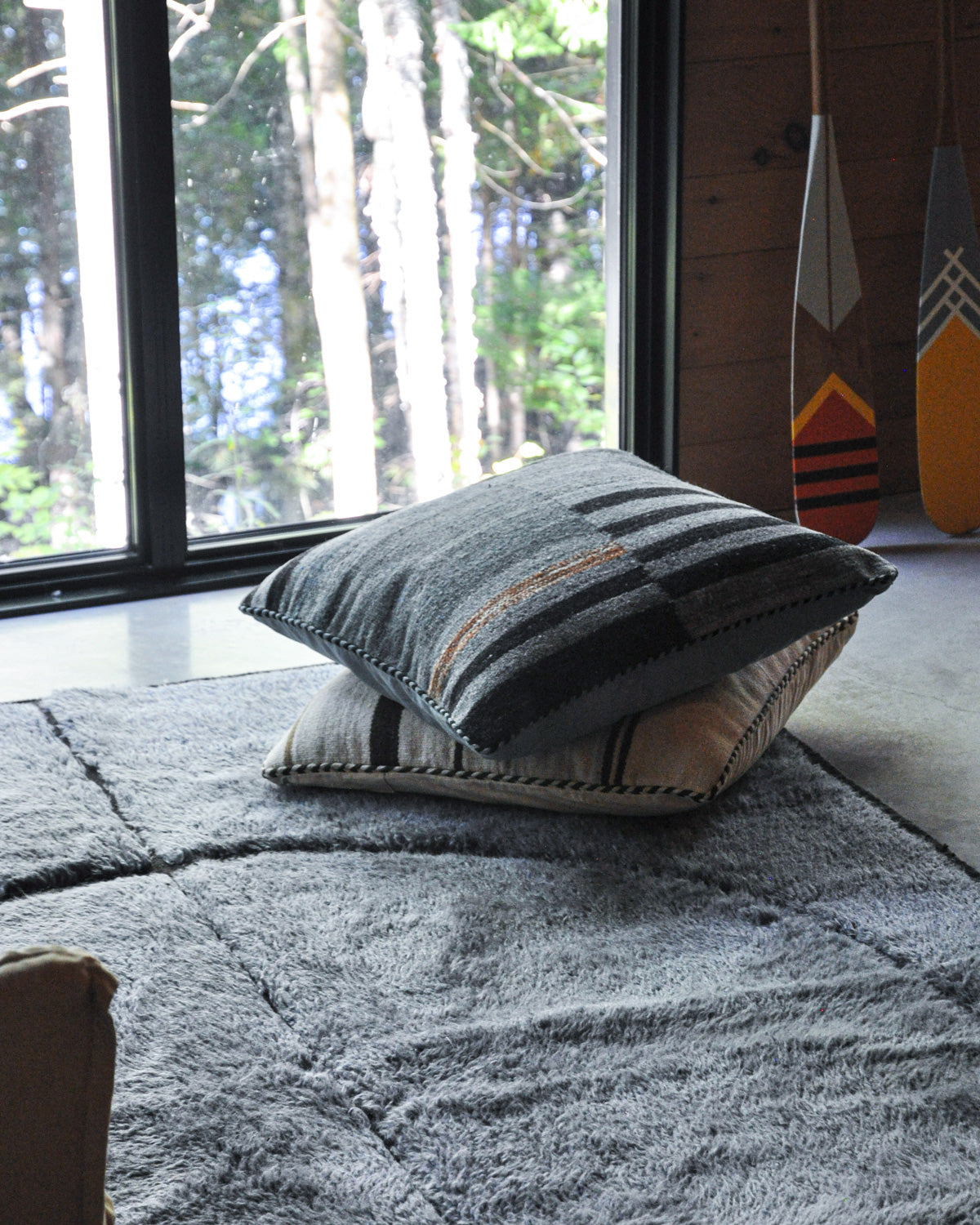 RAIN XL Floor Pillow - with edge detail